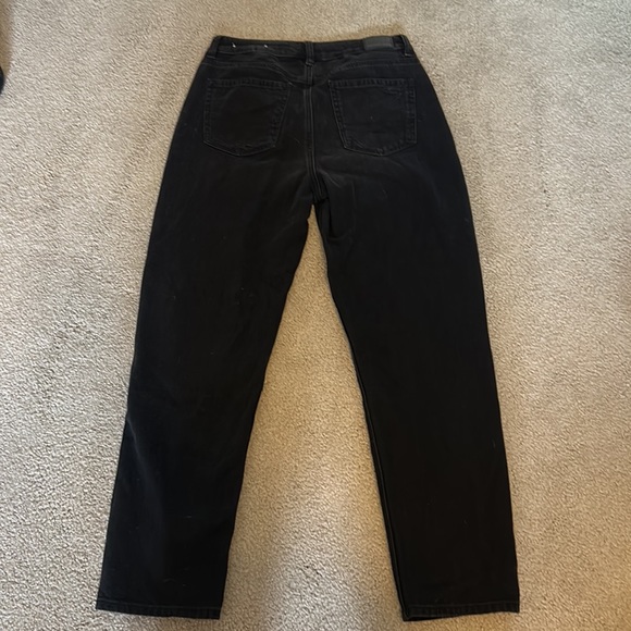 American Eagle ripped boyfriend jeans - Picture 3 of 3
